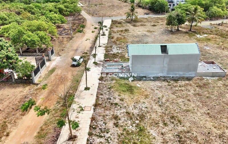 Bán lô đất gần KCN Dầu Giây,kế đường lên SBQT Long Thành,sổ 100% thổ cư